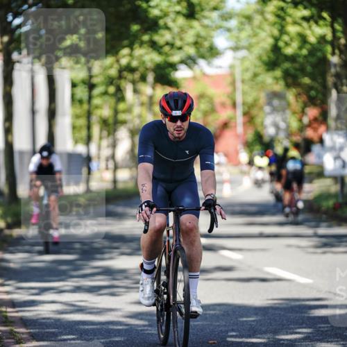 09.08.2026 - GEWOBA Citytriathlon Bremen Michael Burmester http://msf.ph/oto/9944268 09.08.2026 10:32:16 Radfahren 239, 249, 445, 456, 500 meine-sportfotos.de