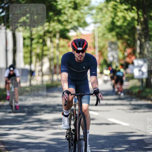 09.08.2026 - GEWOBA Citytriathlon Bremen Michael Burmester http://msf.ph/oto/9944270 09.08.2026 10:32:16 Radfahren 239, 249, 445, 456, 500 meine-sportfotos.de