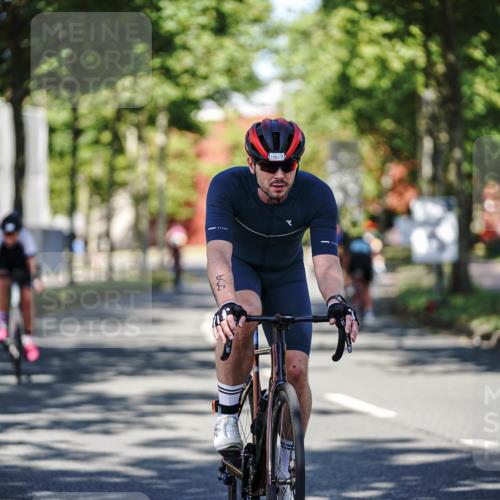 09.08.2026 - GEWOBA Citytriathlon Bremen Michael Burmester http://msf.ph/oto/9944272 09.08.2026 10:32:16 Radfahren 239, 249, 445, 456, 500 meine-sportfotos.de