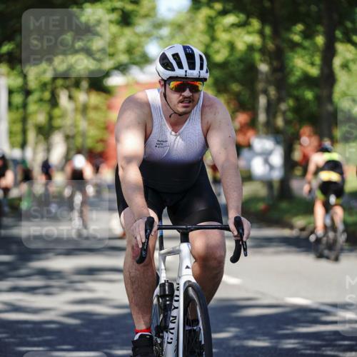 09.08.2026 - GEWOBA Citytriathlon Bremen Michael Burmester http://msf.ph/oto/9944345 09.08.2026 10:32:50 Radfahren 7, 303, 305, 324, 330, 353, 370, 374, 452, 503, 508, 515, 526 meine-sportfotos.de