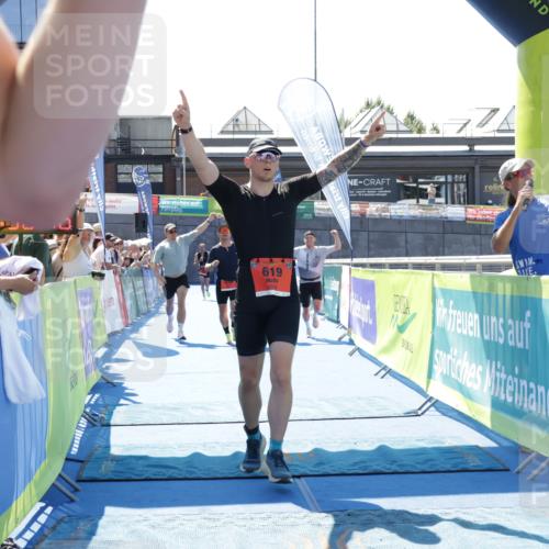 09.08.2026 - GEWOBA Citytriathlon Bremen Yannick Fuchs http://msf.ph/oto/9944390 09.08.2026 14:16:39 Ziel 619, 645, 749, 1125 meine-sportfotos.de