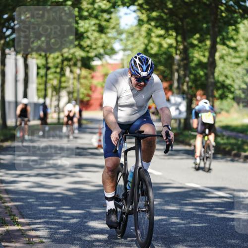 09.08.2026 - GEWOBA Citytriathlon Bremen Michael Burmester http://msf.ph/oto/9944402 09.08.2026 10:33:04 Radfahren 1, 63, 83, 103, 173, 302, 353, 370, 413, 419, 453, 457, 483, 486, 493, 503, 526 meine-sportfotos.de