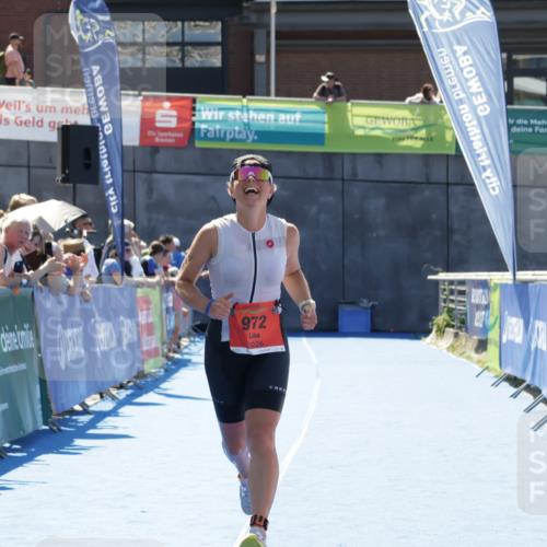 09.08.2026 - GEWOBA Citytriathlon Bremen Yannick Fuchs http://msf.ph/oto/9944440 09.08.2026 14:17:11 Ziel 972 meine-sportfotos.de