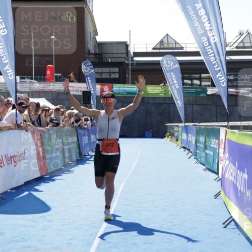 09.08.2026 - GEWOBA Citytriathlon Bremen Yannick Fuchs http://msf.ph/oto/9944442 09.08.2026 14:17:11 Ziel 972 meine-sportfotos.de