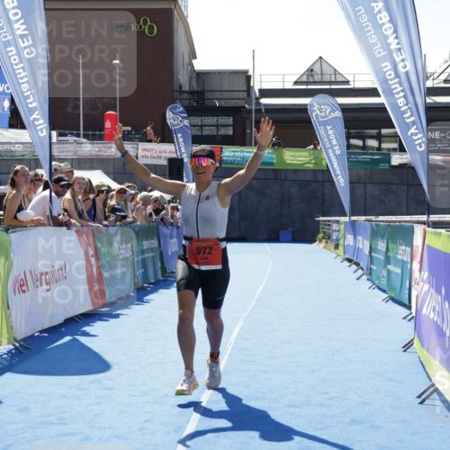 09.08.2026 - GEWOBA Citytriathlon Bremen Yannick Fuchs http://msf.ph/oto/9944444 09.08.2026 14:17:12 Ziel 972 meine-sportfotos.de