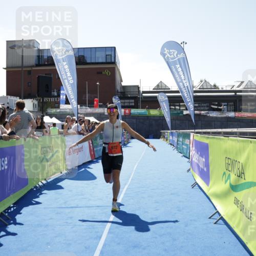 09.08.2026 - GEWOBA Citytriathlon Bremen Yannick Fuchs http://msf.ph/oto/9944446 09.08.2026 14:17:12 Ziel 972 meine-sportfotos.de