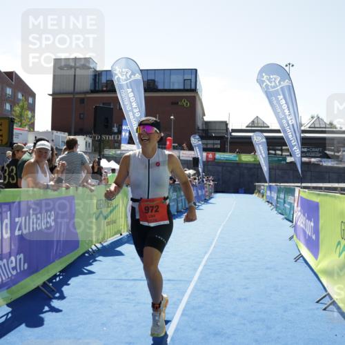 09.08.2026 - GEWOBA Citytriathlon Bremen Yannick Fuchs http://msf.ph/oto/9944452 09.08.2026 14:17:12 Ziel 972 meine-sportfotos.de
