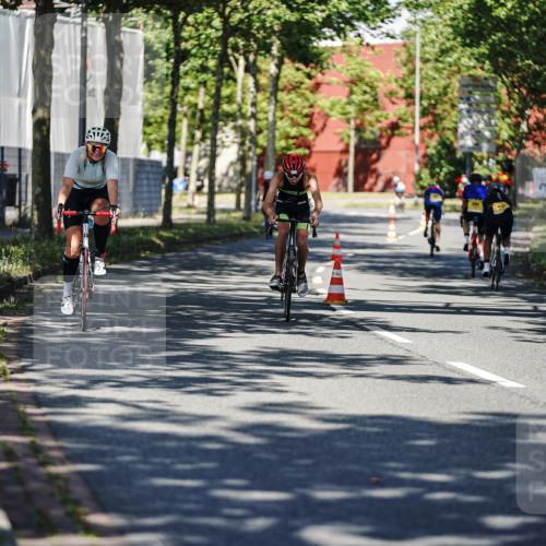 09.08.2026 - GEWOBA Citytriathlon Bremen Michael Burmester http://msf.ph/oto/9944457 09.08.2026 10:33:26 Radfahren 177, 282, 285, 331, 410, 433, 484 meine-sportfotos.de
