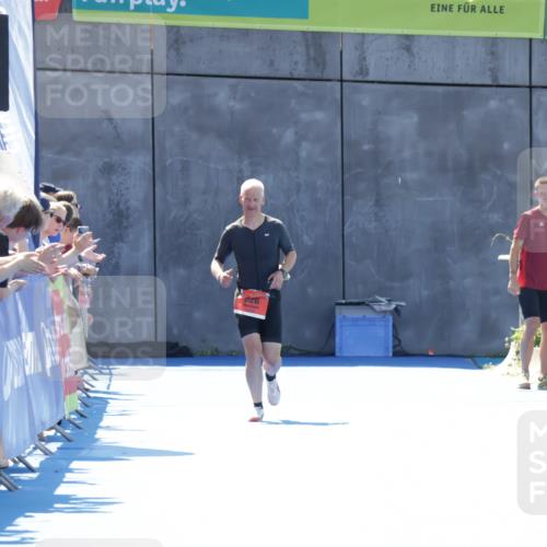 09.08.2026 - GEWOBA Citytriathlon Bremen Yannick Fuchs http://msf.ph/oto/9944463 09.08.2026 14:17:50 Ziel  meine-sportfotos.de