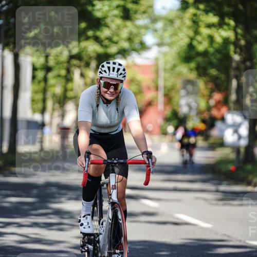 09.08.2026 - GEWOBA Citytriathlon Bremen Michael Burmester http://msf.ph/oto/9944464 09.08.2026 10:33:28 Radfahren 177, 282, 285, 331, 410, 433, 484 meine-sportfotos.de