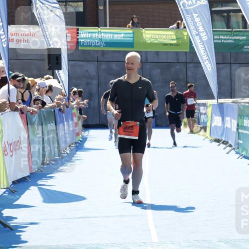 09.08.2026 - GEWOBA Citytriathlon Bremen Yannick Fuchs http://msf.ph/oto/9944474 09.08.2026 14:17:58 Ziel 826, 1117 meine-sportfotos.de