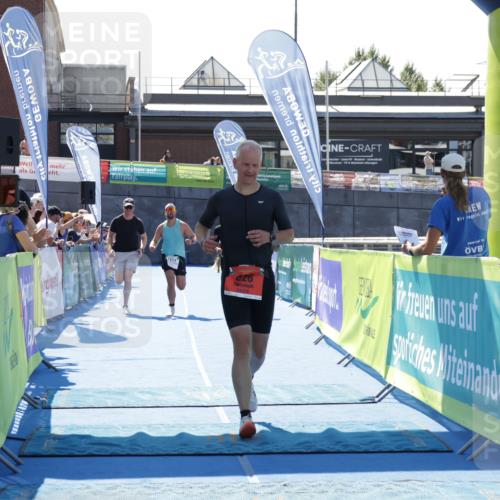 09.08.2026 - GEWOBA Citytriathlon Bremen Yannick Fuchs http://msf.ph/oto/9944478 09.08.2026 14:18:01 Ziel 826, 1117 meine-sportfotos.de