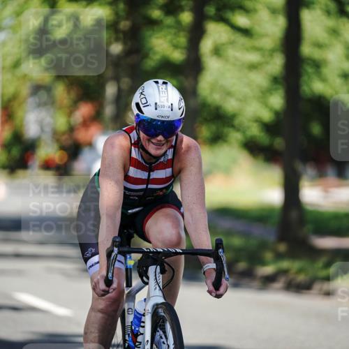09.08.2026 - GEWOBA Citytriathlon Bremen Michael Burmester http://msf.ph/oto/9944493 09.08.2026 10:33:41 Radfahren 215, 280, 282, 331, 455, 492, 510, 532 meine-sportfotos.de