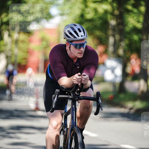 09.08.2026 - GEWOBA Citytriathlon Bremen Michael Burmester http://msf.ph/oto/9944503 09.08.2026 10:33:43 Radfahren 215, 280, 282, 455, 474, 492, 510, 532 meine-sportfotos.de