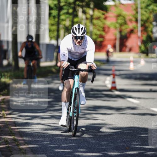 09.08.2026 - GEWOBA Citytriathlon Bremen Michael Burmester http://msf.ph/oto/9944507 09.08.2026 10:33:45 Radfahren 215, 280, 455, 474, 492, 510, 532 meine-sportfotos.de