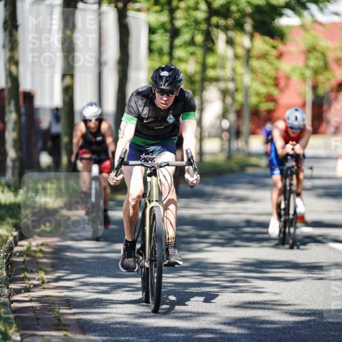 09.08.2026 - GEWOBA Citytriathlon Bremen Michael Burmester http://msf.ph/oto/9944537 09.08.2026 10:33:59 Radfahren 215, 292, 306, 448, 455, 474, 490, 522, 531 meine-sportfotos.de