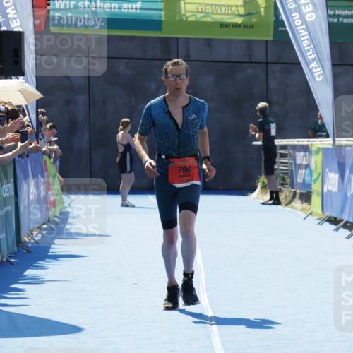09.08.2026 - GEWOBA Citytriathlon Bremen Yannick Fuchs http://msf.ph/oto/9944559 09.08.2026 14:18:36 Ziel 790 meine-sportfotos.de