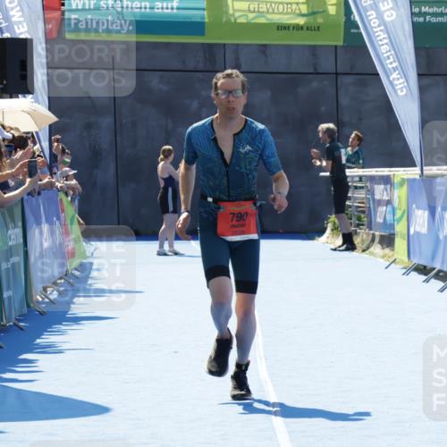 09.08.2026 - GEWOBA Citytriathlon Bremen Yannick Fuchs http://msf.ph/oto/9944563 09.08.2026 14:18:36 Ziel 790 meine-sportfotos.de