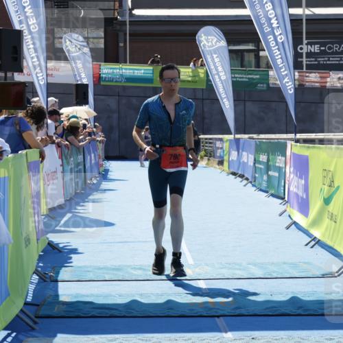 09.08.2026 - GEWOBA Citytriathlon Bremen Yannick Fuchs http://msf.ph/oto/9944565 09.08.2026 14:18:38 Ziel 790 meine-sportfotos.de