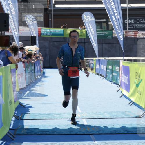 09.08.2026 - GEWOBA Citytriathlon Bremen Yannick Fuchs http://msf.ph/oto/9944567 09.08.2026 14:18:38 Ziel 790 meine-sportfotos.de