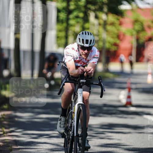 09.08.2026 - GEWOBA Citytriathlon Bremen Michael Burmester http://msf.ph/oto/9944598 09.08.2026 10:34:37 Radfahren 47, 99, 193, 367, 386, 521 meine-sportfotos.de
