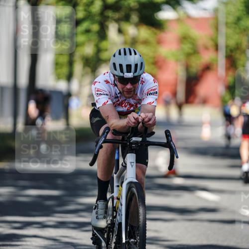 09.08.2026 - GEWOBA Citytriathlon Bremen Michael Burmester http://msf.ph/oto/9944602 09.08.2026 10:34:37 Radfahren 47, 99, 193, 367, 386, 521 meine-sportfotos.de