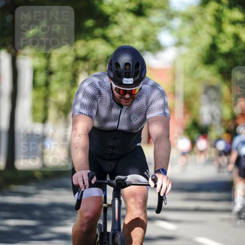 09.08.2026 - GEWOBA Citytriathlon Bremen Michael Burmester http://msf.ph/oto/9944614 09.08.2026 10:34:44 Radfahren 47, 99, 137, 193, 209, 367, 399, 439, 521 meine-sportfotos.de