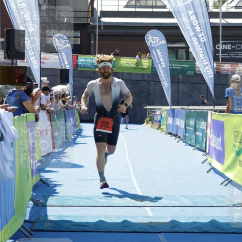 09.08.2026 - GEWOBA Citytriathlon Bremen Yannick Fuchs http://msf.ph/oto/9944651 09.08.2026 14:19:03 Ziel 596 meine-sportfotos.de