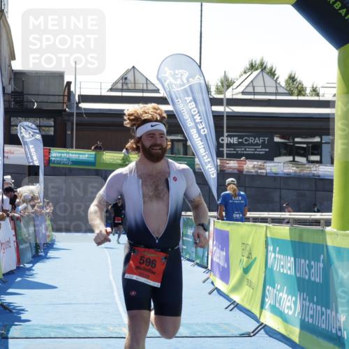 09.08.2026 - GEWOBA Citytriathlon Bremen Yannick Fuchs http://msf.ph/oto/9944655 09.08.2026 14:19:05 Ziel 596 meine-sportfotos.de