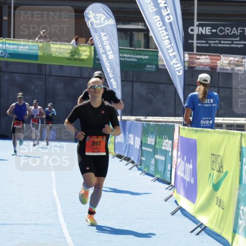 09.08.2026 - GEWOBA Citytriathlon Bremen Yannick Fuchs http://msf.ph/oto/9944668 09.08.2026 14:19:10 Ziel 578, 897 meine-sportfotos.de