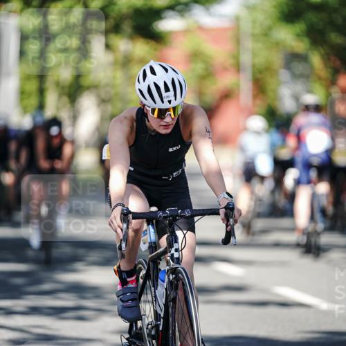 09.08.2026 - GEWOBA Citytriathlon Bremen Michael Burmester http://msf.ph/oto/9944694 09.08.2026 10:35:14 Radfahren 3, 27, 129, 143, 169, 195, 326, 436, 440, 446, 467, 473, 476, 487, 527 meine-sportfotos.de