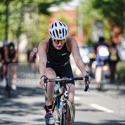 09.08.2026 - GEWOBA Citytriathlon Bremen Michael Burmester http://msf.ph/oto/9944696 09.08.2026 10:35:14 Radfahren 3, 27, 129, 143, 169, 195, 326, 436, 440, 446, 467, 473, 476, 487, 527 meine-sportfotos.de