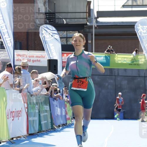 09.08.2026 - GEWOBA Citytriathlon Bremen Yannick Fuchs http://msf.ph/oto/9944710 09.08.2026 14:19:32 Ziel 912 meine-sportfotos.de