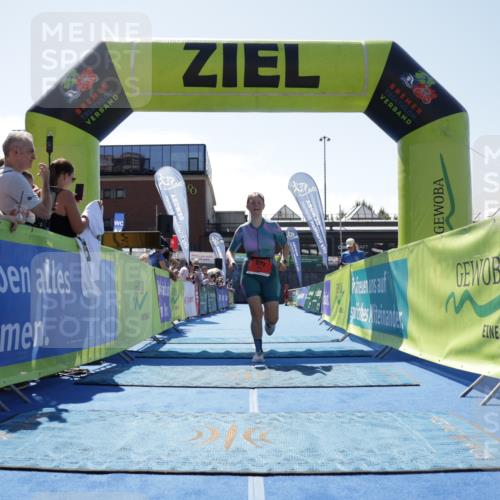 09.08.2026 - GEWOBA Citytriathlon Bremen Yannick Fuchs http://msf.ph/oto/9944717 09.08.2026 14:19:33 Ziel 912 meine-sportfotos.de