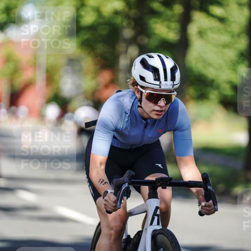09.08.2026 - GEWOBA Citytriathlon Bremen Michael Burmester http://msf.ph/oto/9944750 09.08.2026 10:35:26 Radfahren 3, 15, 27, 57, 87, 129, 169, 175, 189, 195, 243, 326, 361, 436, 440, 467, 473, 487, 504 meine-sportfotos.de