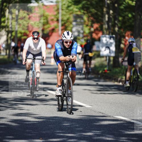 09.08.2026 - GEWOBA Citytriathlon Bremen Michael Burmester http://msf.ph/oto/9944758 09.08.2026 10:35:30 Radfahren 3, 15, 27, 43, 57, 87, 141, 175, 189, 243, 326, 361, 440, 504 meine-sportfotos.de