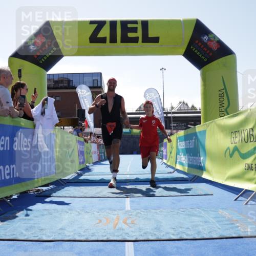 09.08.2026 - GEWOBA Citytriathlon Bremen Yannick Fuchs http://msf.ph/oto/9944769 09.08.2026 14:19:55 Ziel 758, 895 meine-sportfotos.de