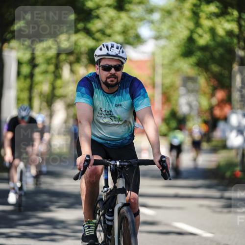 09.08.2026 - GEWOBA Citytriathlon Bremen Michael Burmester http://msf.ph/oto/9944770 09.08.2026 10:35:35 Radfahren 15, 37, 43, 57, 87, 141, 175, 181, 189, 217, 243, 361, 423, 504 meine-sportfotos.de