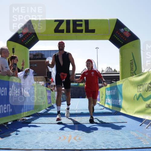 09.08.2026 - GEWOBA Citytriathlon Bremen Yannick Fuchs http://msf.ph/oto/9944773 09.08.2026 14:19:56 Ziel 758 meine-sportfotos.de