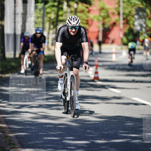 09.08.2026 - GEWOBA Citytriathlon Bremen Michael Burmester http://msf.ph/oto/9944775 09.08.2026 10:35:36 Radfahren 15, 37, 43, 57, 87, 141, 175, 181, 189, 217, 361, 423, 504, 509 meine-sportfotos.de