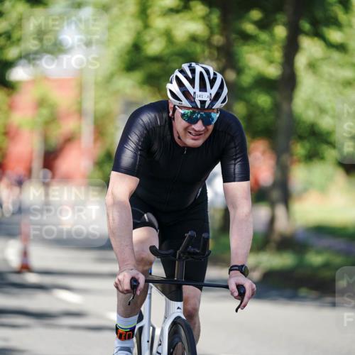 09.08.2026 - GEWOBA Citytriathlon Bremen Michael Burmester http://msf.ph/oto/9944779 09.08.2026 10:35:36 Radfahren 15, 37, 43, 57, 87, 141, 175, 181, 189, 217, 361, 423, 504, 509 meine-sportfotos.de