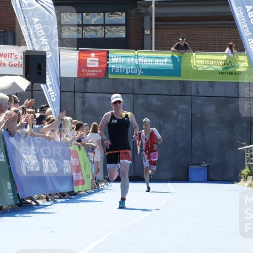 09.08.2026 - GEWOBA Citytriathlon Bremen Yannick Fuchs http://msf.ph/oto/9944791 09.08.2026 14:20:23 Ziel 998 meine-sportfotos.de
