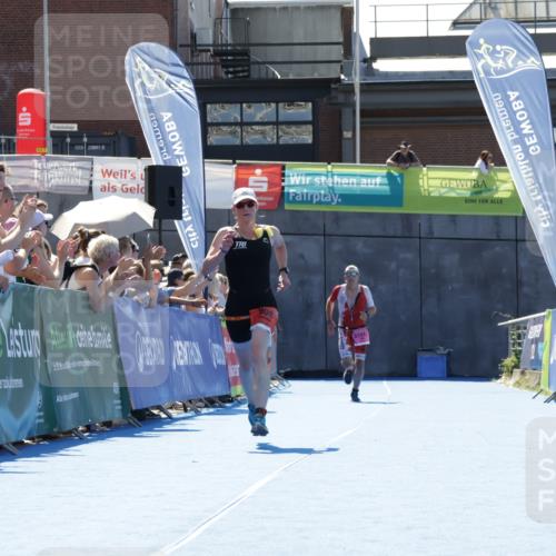 09.08.2026 - GEWOBA Citytriathlon Bremen Yannick Fuchs http://msf.ph/oto/9944795 09.08.2026 14:20:24 Ziel 998 meine-sportfotos.de