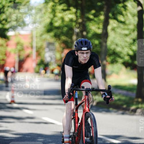 09.08.2026 - GEWOBA Citytriathlon Bremen Michael Burmester http://msf.ph/oto/9944798 09.08.2026 10:35:41 Radfahren 15, 17, 29, 37, 43, 57, 87, 107, 119, 141, 181, 189, 201, 217, 361, 423, 504, 509 meine-sportfotos.de