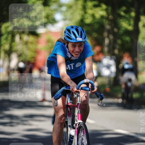 09.08.2026 - GEWOBA Citytriathlon Bremen Michael Burmester http://msf.ph/oto/9944801 09.08.2026 10:35:42 Radfahren 15, 17, 29, 37, 43, 57, 87, 107, 119, 141, 181, 201, 217, 361, 423, 462, 504, 509 meine-sportfotos.de