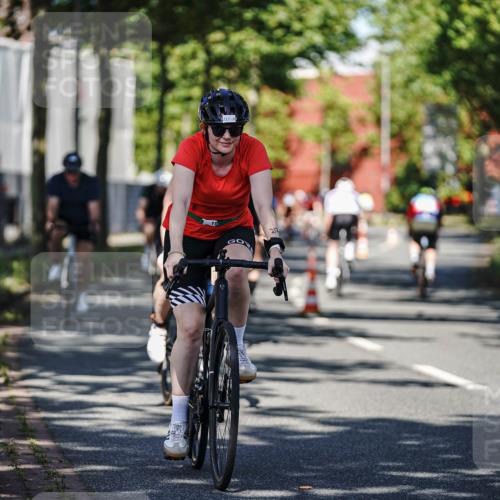 09.08.2026 - GEWOBA Citytriathlon Bremen Michael Burmester http://msf.ph/oto/9944810 09.08.2026 10:35:45 Radfahren 17, 29, 37, 43, 57, 107, 119, 141, 181, 201, 217, 241, 423, 462, 471, 509 meine-sportfotos.de