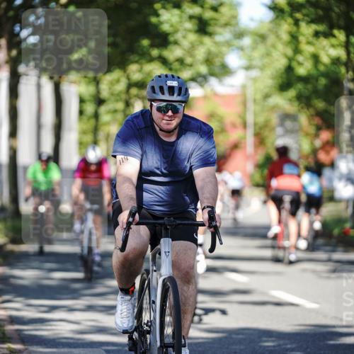 09.08.2026 - GEWOBA Citytriathlon Bremen Michael Burmester http://msf.ph/oto/9944814 09.08.2026 10:35:47 Radfahren 17, 29, 37, 43, 107, 119, 123, 141, 181, 201, 217, 241, 423, 462, 471, 509 meine-sportfotos.de