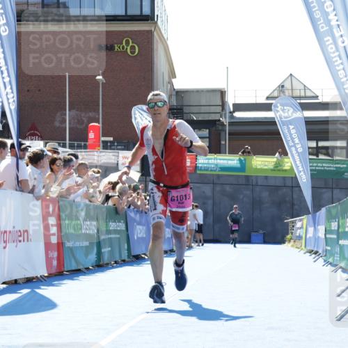 09.08.2026 - GEWOBA Citytriathlon Bremen Yannick Fuchs http://msf.ph/oto/9944815 09.08.2026 14:20:29 Ziel 998, 1013, 1013 meine-sportfotos.de