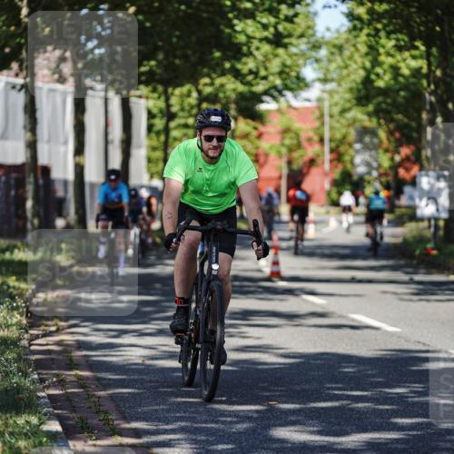 09.08.2026 - GEWOBA Citytriathlon Bremen Michael Burmester http://msf.ph/oto/9944823 09.08.2026 10:35:50 Radfahren 17, 29, 37, 43, 89, 107, 109, 119, 123, 141, 151, 167, 181, 201, 217, 241, 423, 462, 471, 494, 509 meine-sportfotos.de