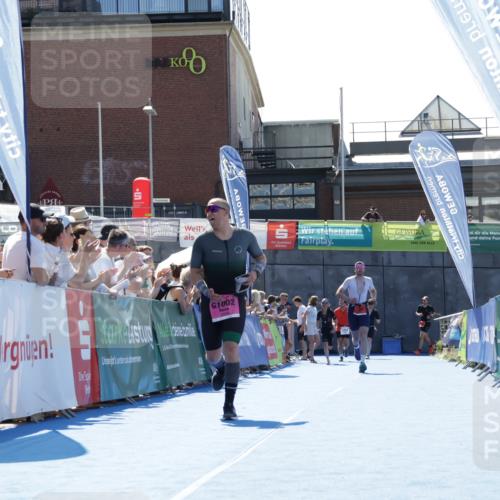 09.08.2026 - GEWOBA Citytriathlon Bremen Yannick Fuchs http://msf.ph/oto/9944837 09.08.2026 14:20:36 Ziel 1002, 1002, 1013, 1013 meine-sportfotos.de